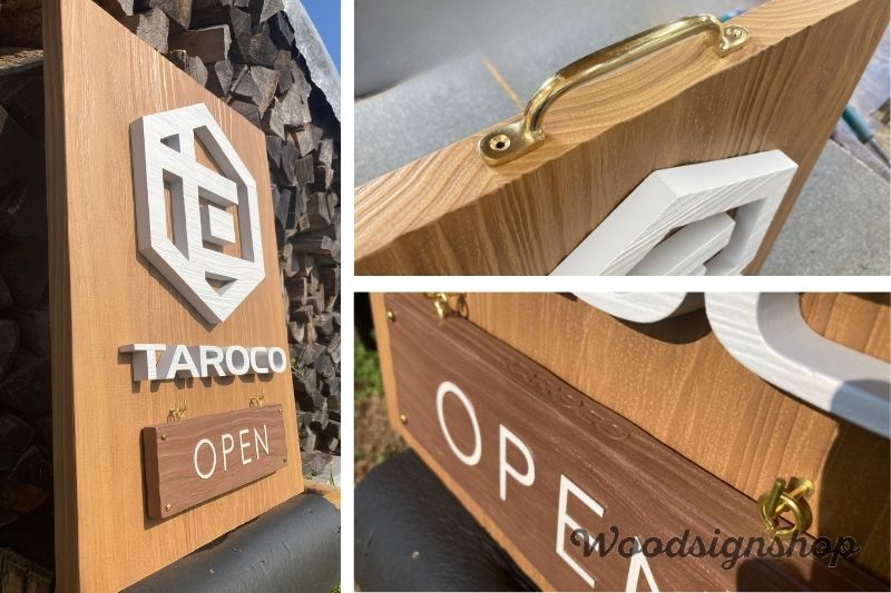 可動式OPEN/CLOSEDプレートの上面に彫り込まれたTAROCOの店名刻印とアンティーク調の真鍮パーツ